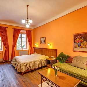 Double room extra bed Castle View